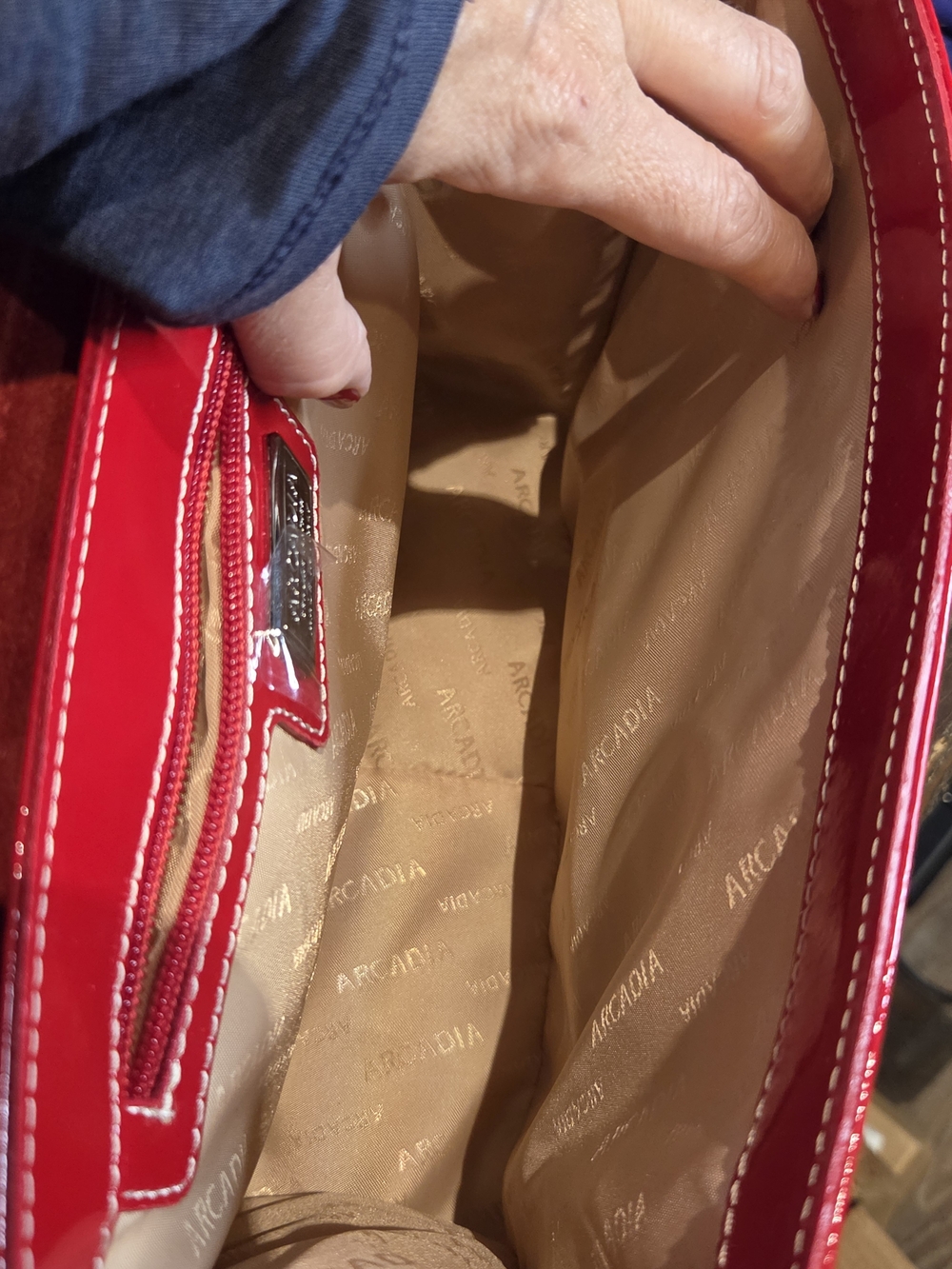 Arcadia Red Patent Leather Embossed Logo Handbag - Made In Italy - Picture 15 of 16